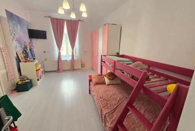 Casă cu 4 camere cu Teren 80 Mp în Central - 2
