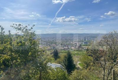 Teren de 890 mp, în Central