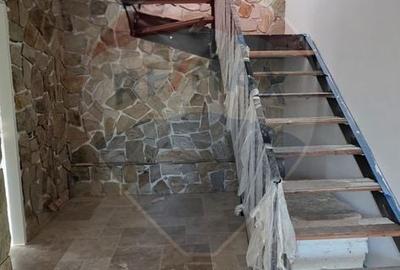 Casă cu 4 camere în Valea - 13