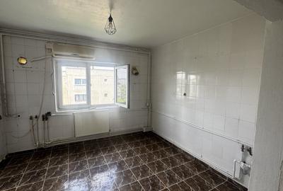 Apartament cu 3 camere decomandat în Brâncoveanu - 3