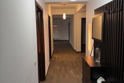 Apartament cu 5 camere decomandat, mobilat în Berceni