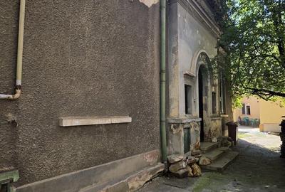 Casă cu 5 camere cu Teren 150 Mp în Calea Călărașilor