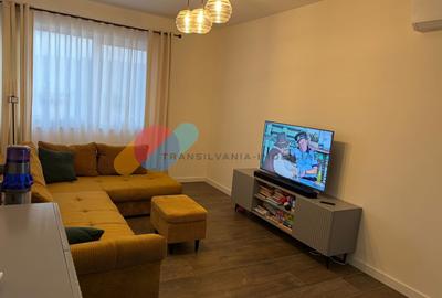 Apartament cu 3 camere semidecomandat, mobilat în Chinteni