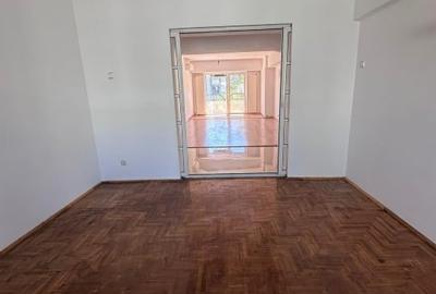 Apartament cu 4 camere decomandat în Decebal - 3