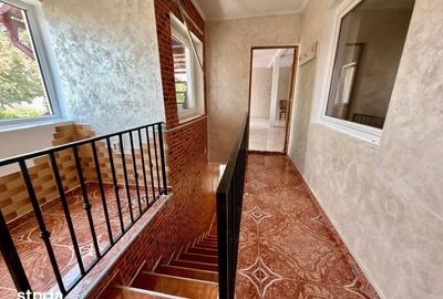 Casă cu 4 camere cu Teren 127 Mp în Vitan