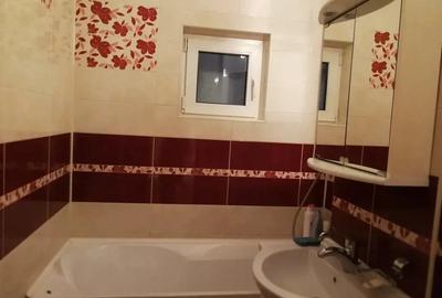 Apartament cu 4 camere decomandat în 1 Mai - 9