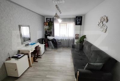 Apartament cu 3 camere decomandat în Sud