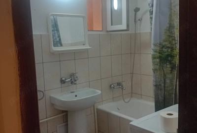 Garsonieră decomandată în Central