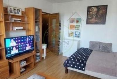 Garsonieră decomandată în Rovine