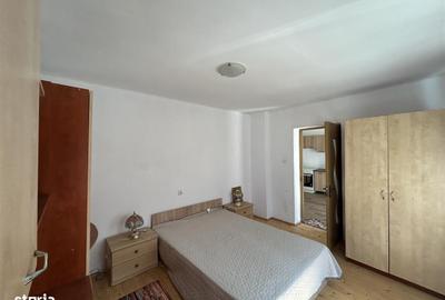 Casă cu 4 camere în Central - 2