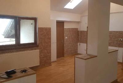 Apartament cu 4 camere decomandat în Chișoda