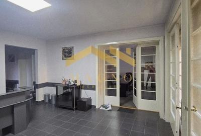 Apartament cu 4 camere decomandat, mobilat în Central - 3