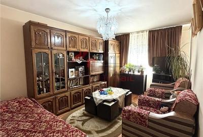 Apartament cu 2 camere decomandat în Nicolina