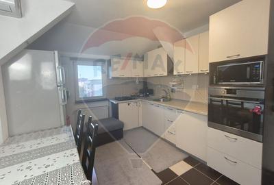 Apartament cu 3 camere semidecomandat în Soarelui