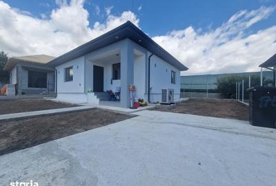 Casă cu 3 camere cu Teren 280 Mp în Lumina