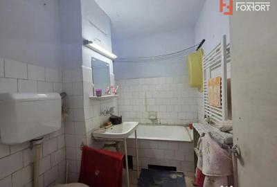 Apartament cu 4 camere semidecomandat în Micălaca