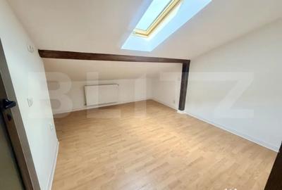Apartament cu 5 camere decomandat în Central