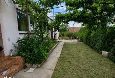 Casă cu 4 camere cu Teren 1627 Mp în Vinga