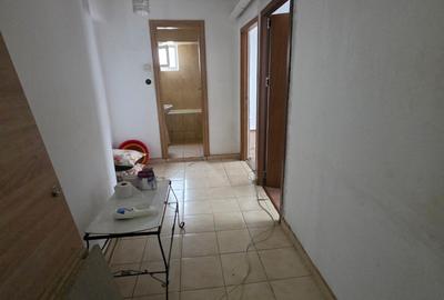 Apartament cu 3 camere decomandat în Berceni - 7