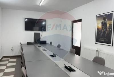 Spațiu comercial, de 48 mp, în Central