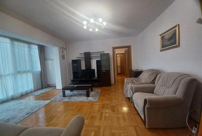 Apartament cu 3 camere nedecomandat, mobilat în Tineretului