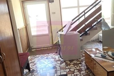 Casă cu 6 camere în Central