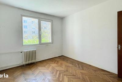Apartament cu 3 camere decomandat în Sălăjan