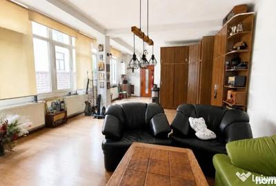 Apartament cu 3 camere decomandat în Iancului