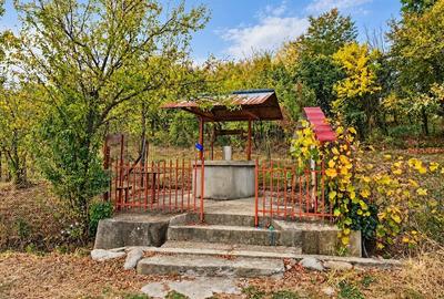 Teren de 2336 mp, în Valea