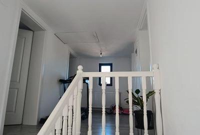 Casă cu 4 camere cu Teren 127 Mp în Central - 2