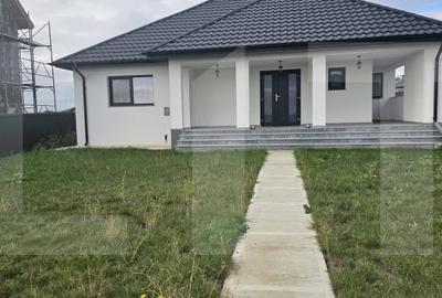 Casă individuală cu 5 camere cu Teren 700 Mp în Sud-Vest