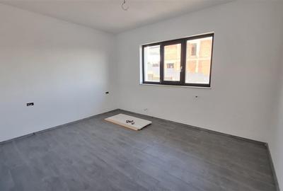 Duplex cu 4 camere cu Canalizare în Valea Lupului - 11