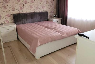 Apartament cu 3 camere decomandat în Traian - 2