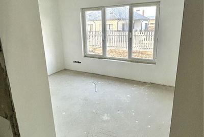 Casă cu 4 camere în Sânnicoară