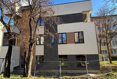 Spațiu comercial, de 900 mp, în Precista