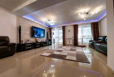 Duplex cu 6 camere cu Canalizare în Central - 1