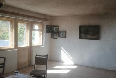 Casă cu Teren 35 Mp în Valea Roșie