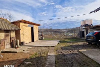Casă cu 2 camere cu Teren 1686 Mp în Găvănești