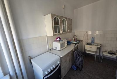 Apartament cu 2 camere semidecomandat în Universitate