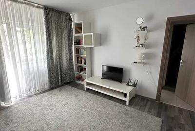 Apartament cu 2 camere semidecomandat în Colentina