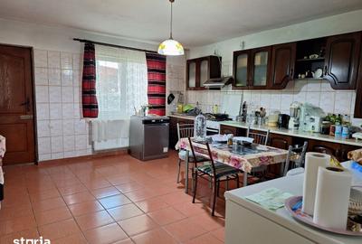 Casă cu 5 camere cu Teren 4200 Mp în Adunații-Copăceni - 11