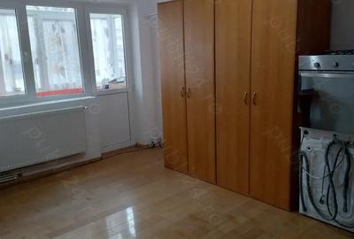 Apartament cu 2 camere semidecomandat în Titu - 1