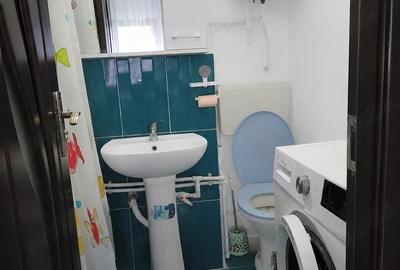 Garsonieră decomandată în Petros