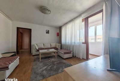 Apartament cu 3 camere semidecomandat în Ștefan cel Mare