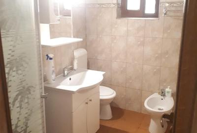 Apartament cu 2 camere decomandat în - 4