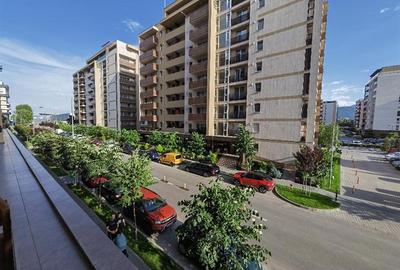 Apartament cu 2 camere decomandat, mobilat în Tractorul