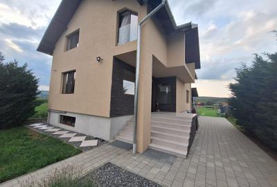Casă individuală cu 4 camere cu Canalizare în Mihai Viteazu - 2
