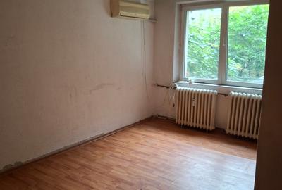 Apartament cu 2 camere decomandat în Crângași