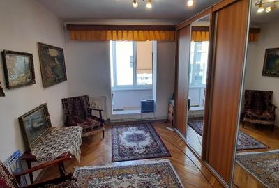 Apartament cu 4 camere decomandat în Ultracentral