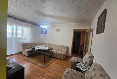Apartament cu 4 camere semidecomandat, mobilat în Central - 1